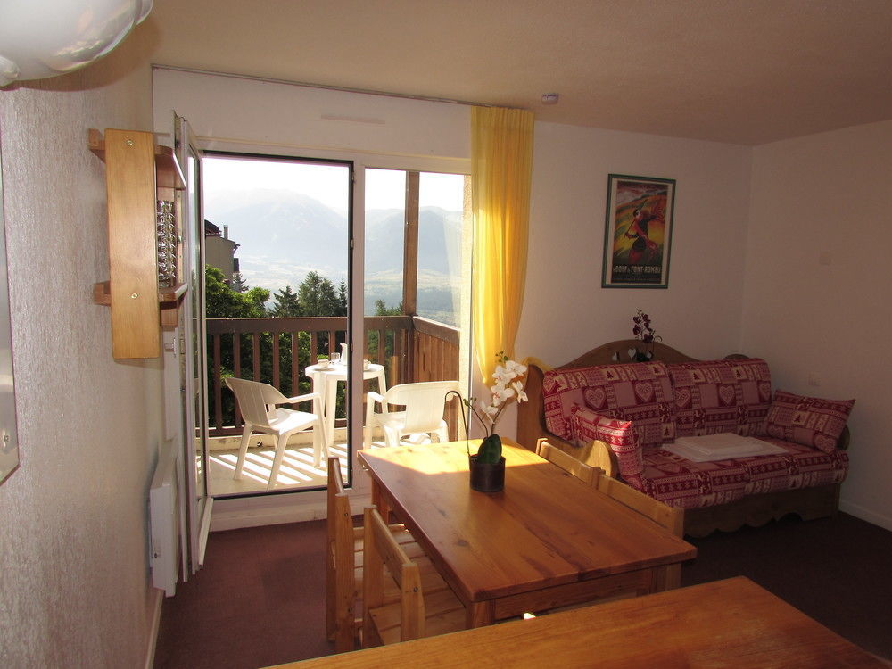 Aparthotel Les Balcons Du Soleil Font-Romeu-Odeillo-Via Exteriér fotografie